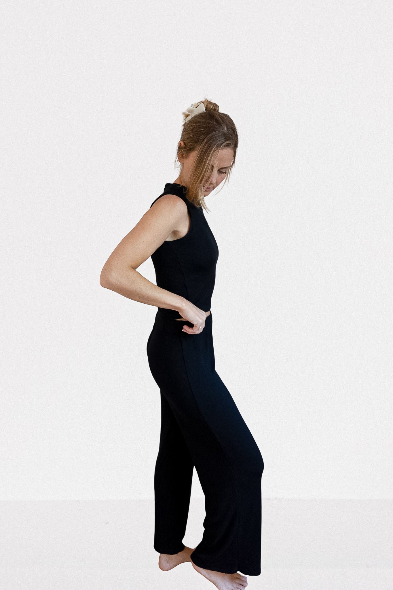 MOCK NECK TANK RIB BLACK