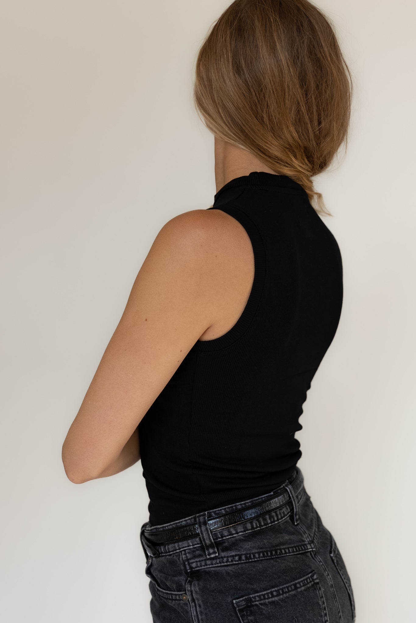 MOCK NECK TANK RIB BLACK