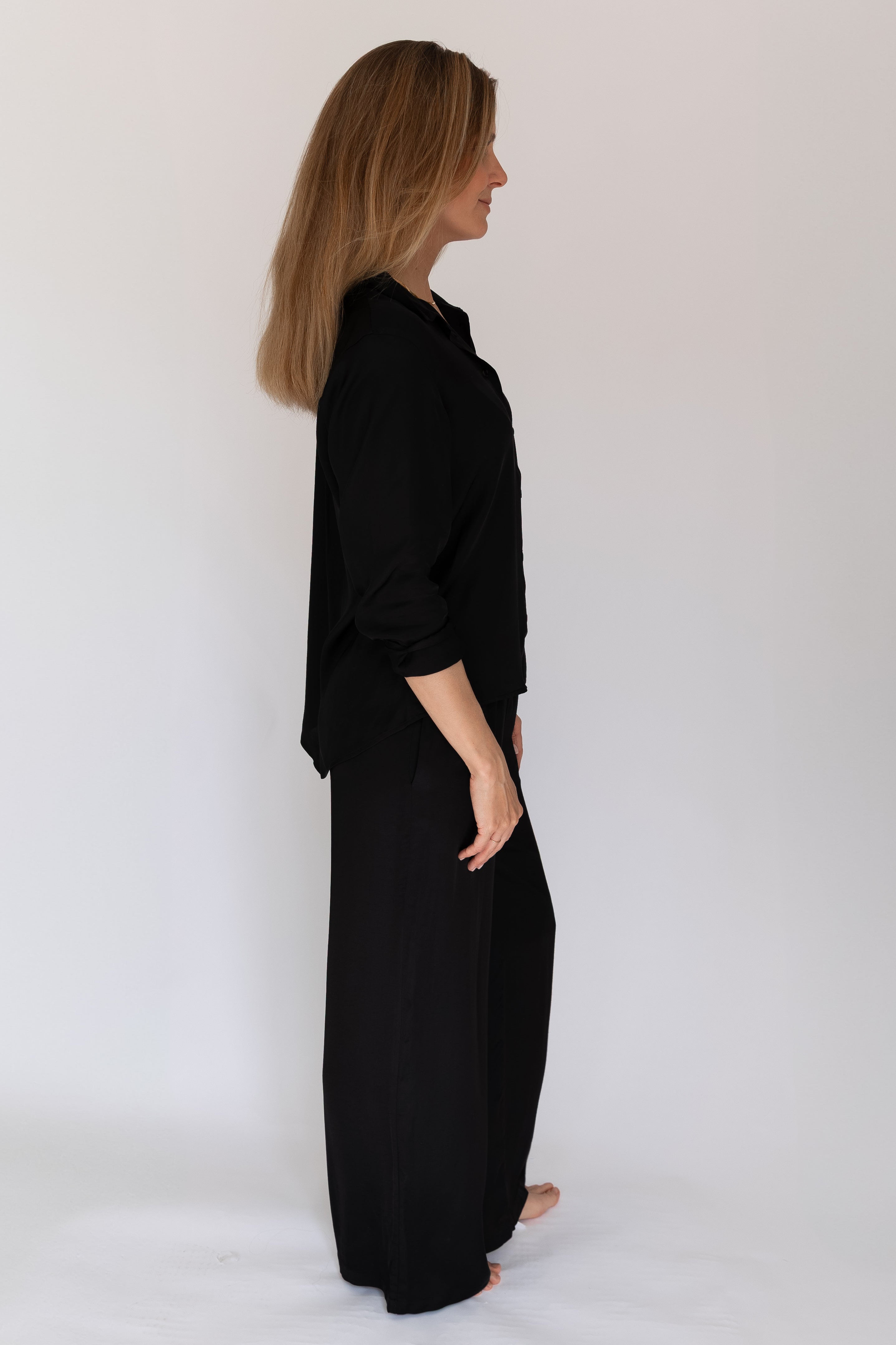 THE FLOWY SHIRT BLACK