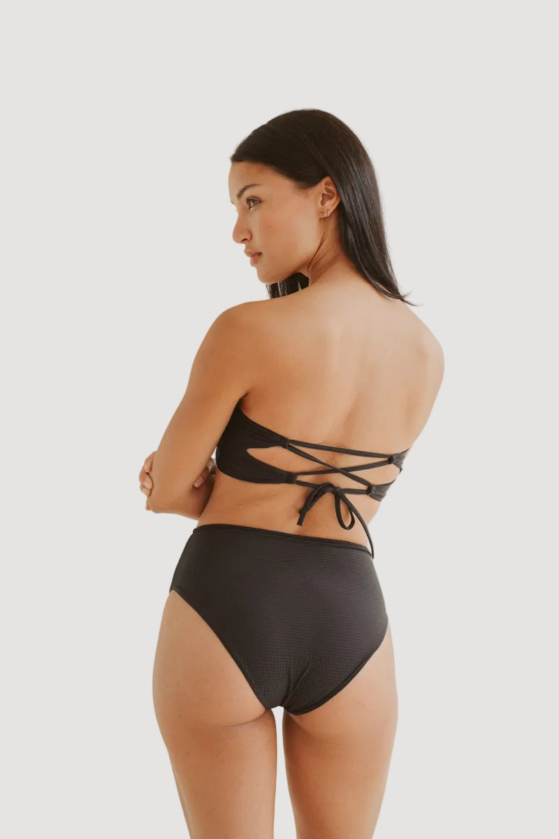 YUNA TOP BLACK - WAFFLE - Recycled fabric