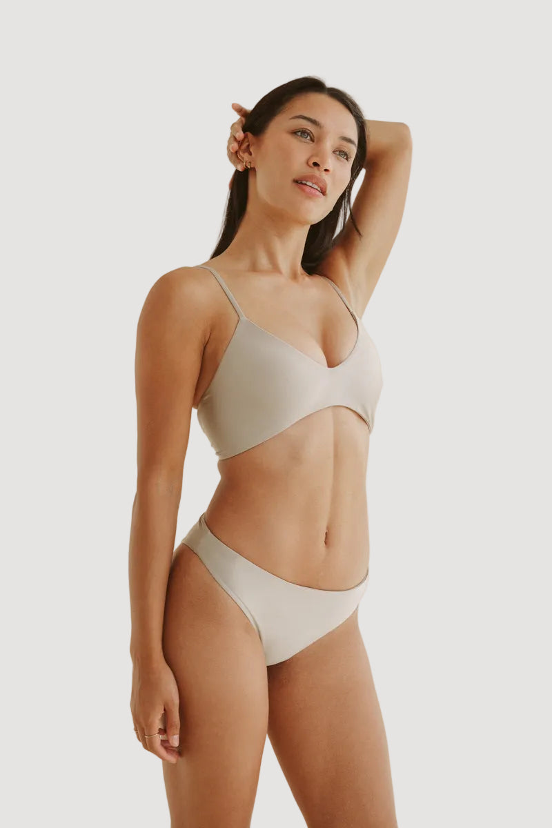 PALOMA BIKINI TOP BEIGE - GLÄNZEND - RecycelteR STOFF