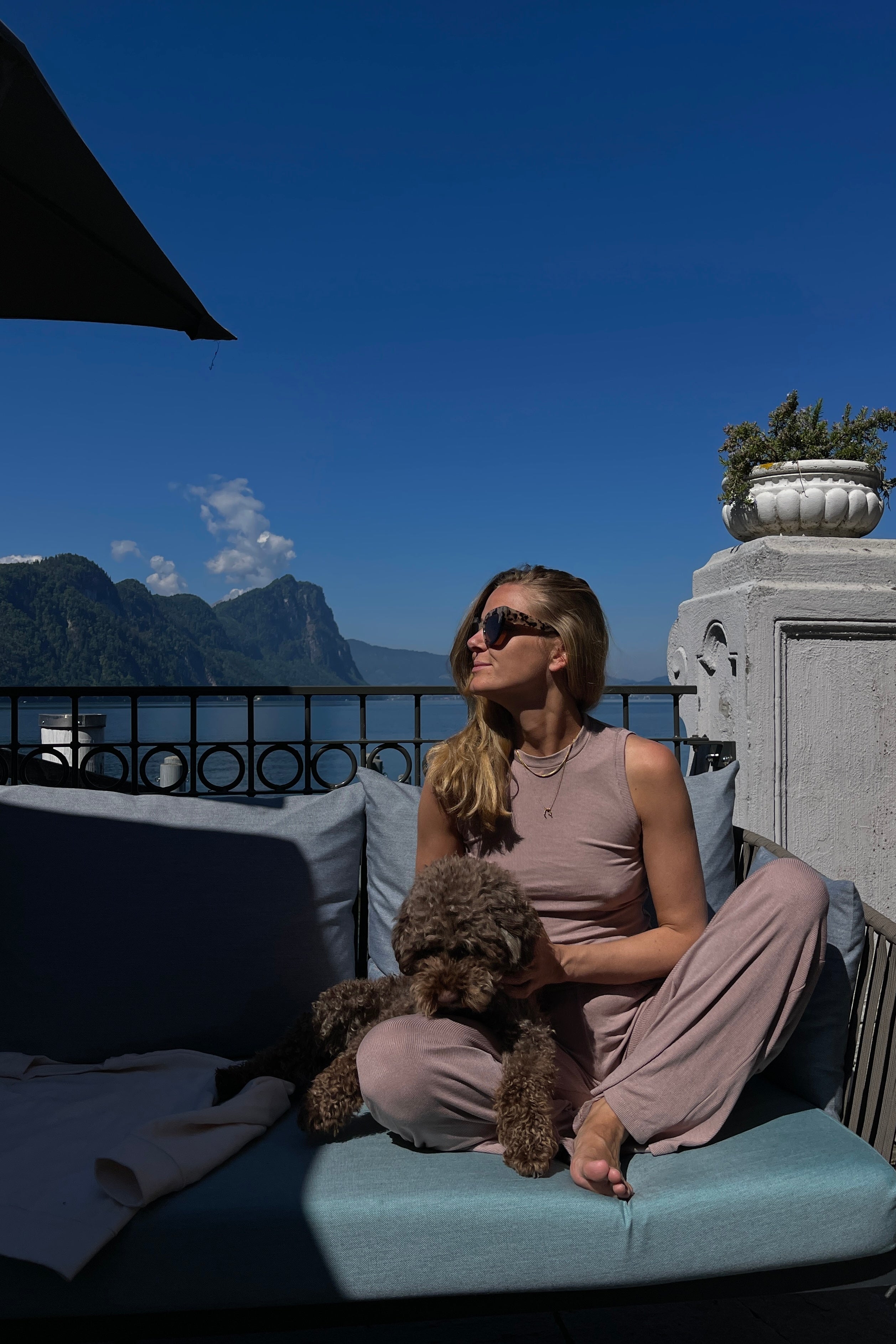 MOCK NECK TANK RIB MOCHA