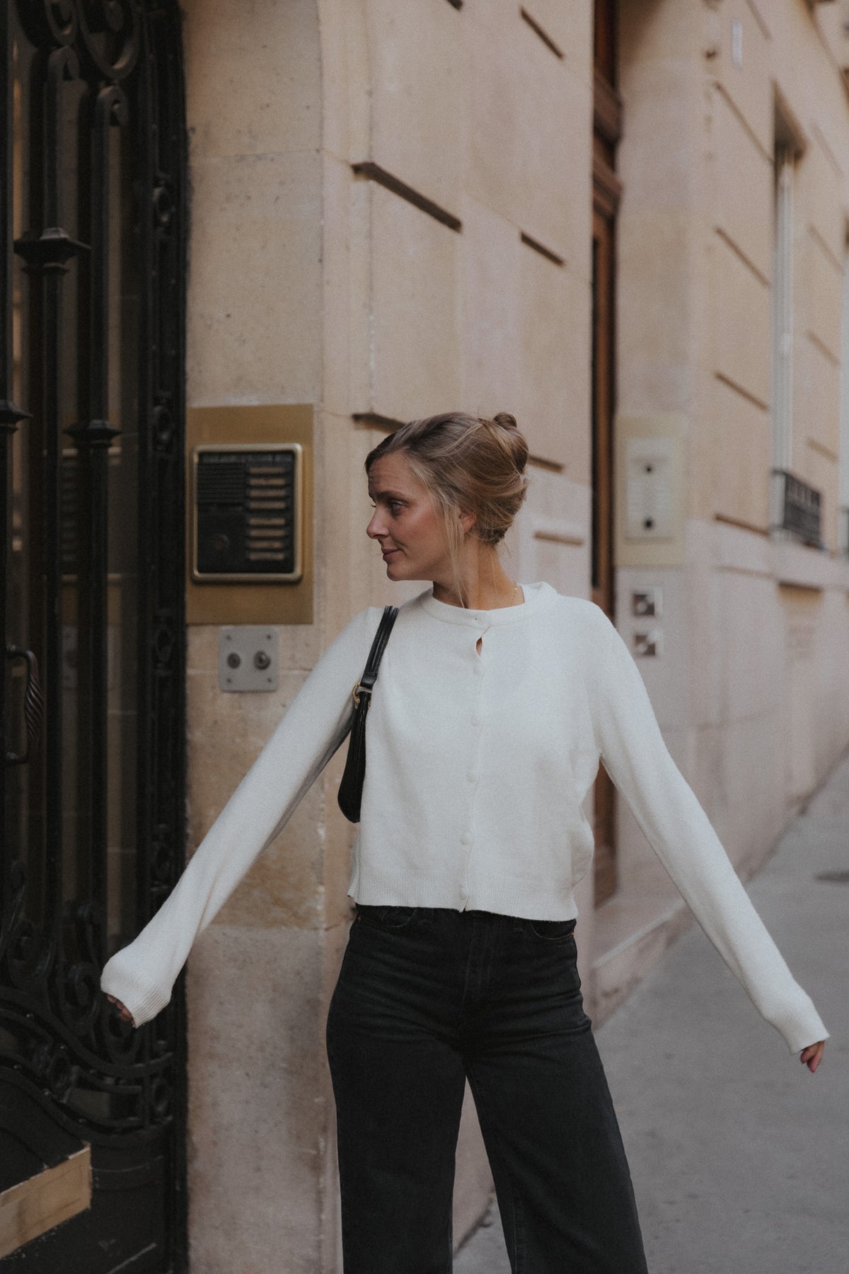 ULTRAFINE MERINO CARDIGAN ECRU