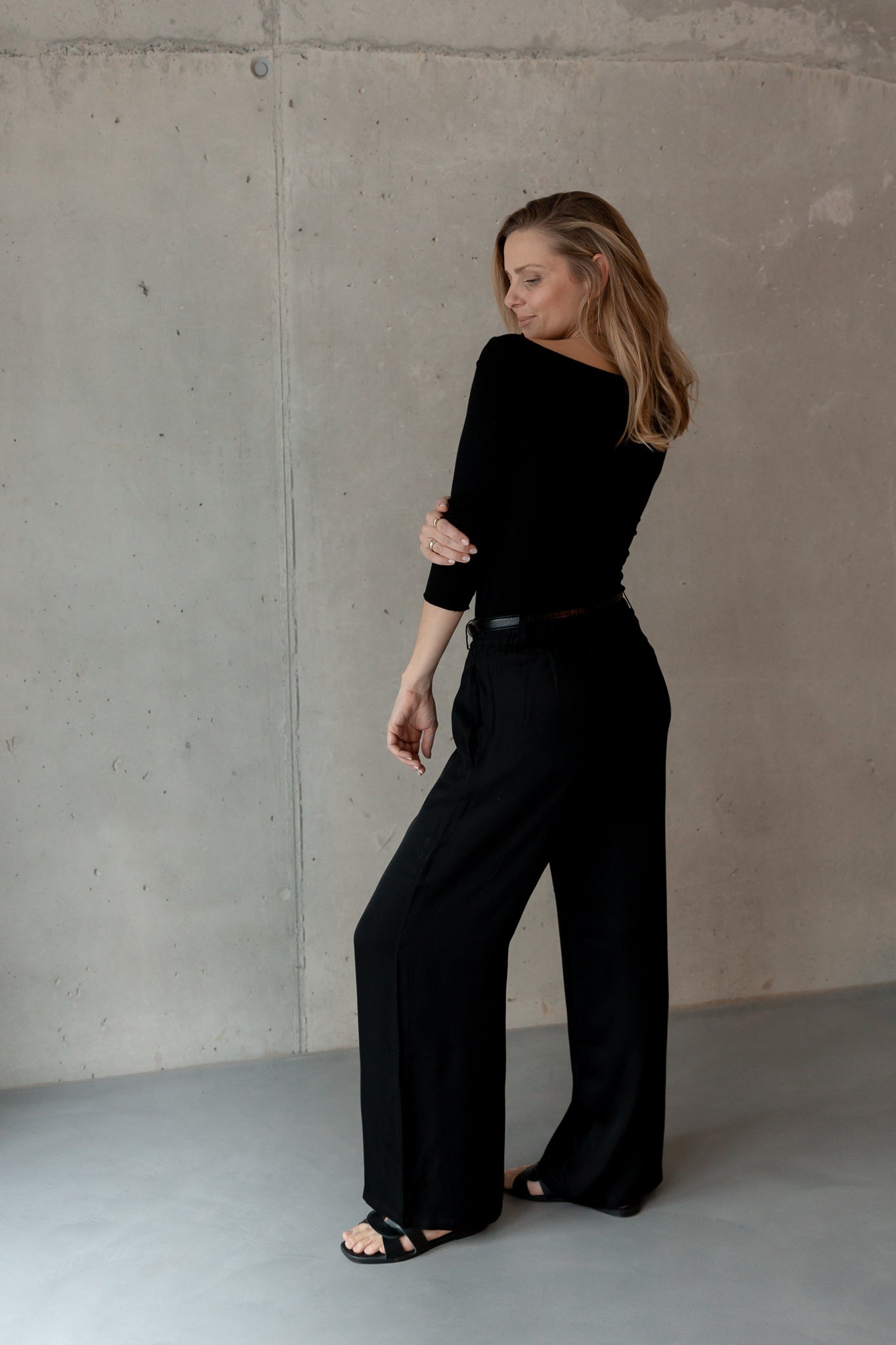 THE FLOWY PANTS BLACK