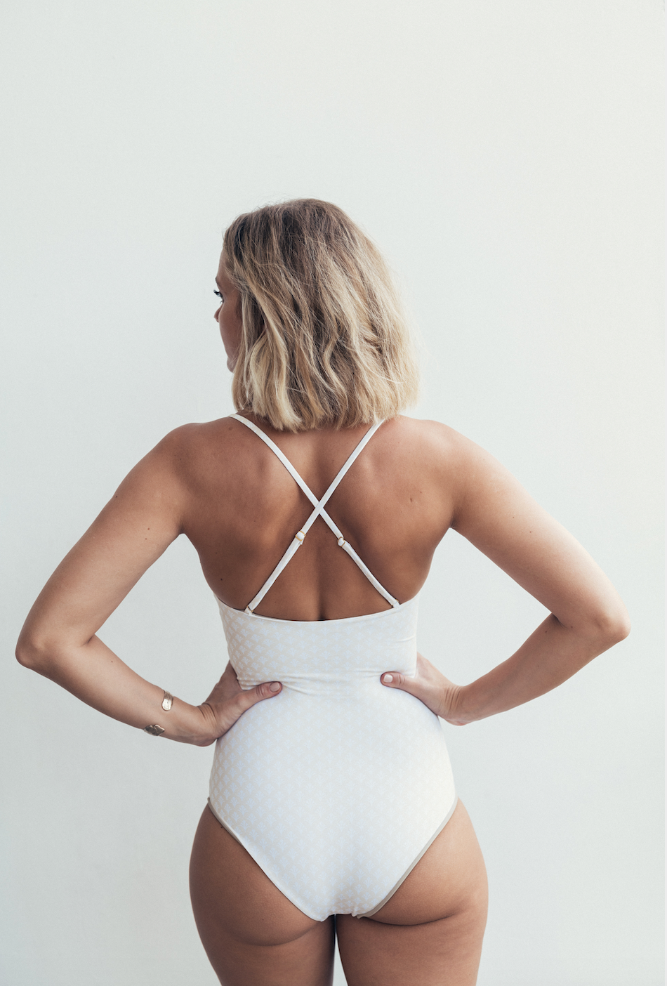 CROSSED BACK ONEPIECE WHITE