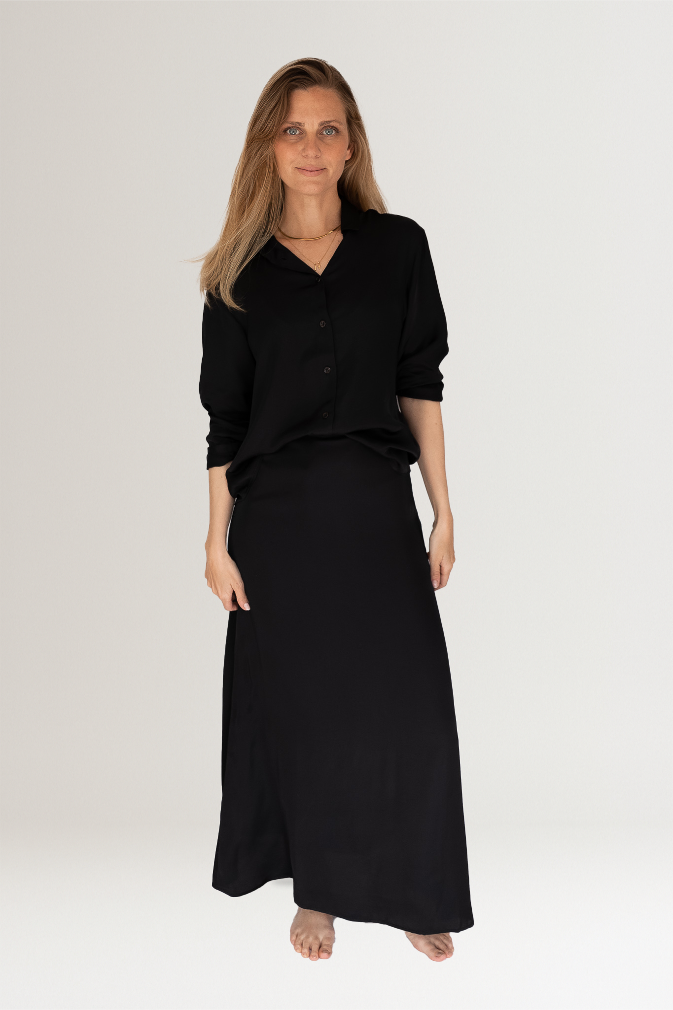 THE FLOWY SKIRT BLACK